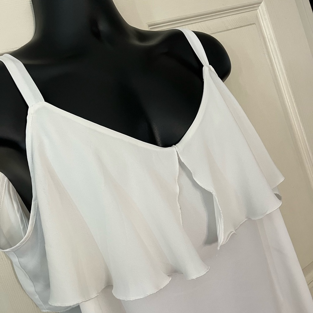 NY&Co. White Ruffle Top XL - Picture 2 of 5
